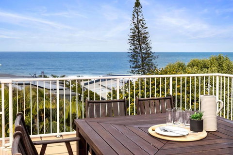 Salty Stays On Stevens St ~ Views & Rooftop Deck - Accommodation Whitsundays 2