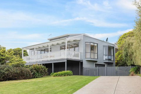 San Remo Panorama By Ready Set Stay - BYO LINEN & TOWELS - Accommodation Whitsundays 2