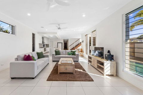 Sand And Sea Beach House - Accommodation Whitsundays 1