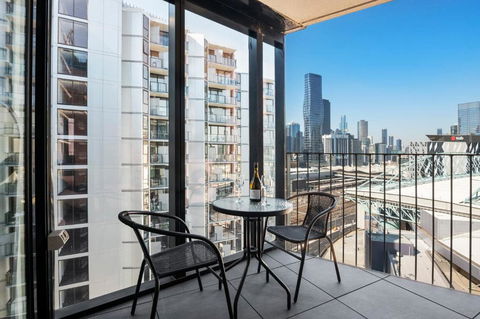 Rooftop Pool Stunning Apt At Marvel Stadium With Free Parking - Accommodation Whitsundays 3