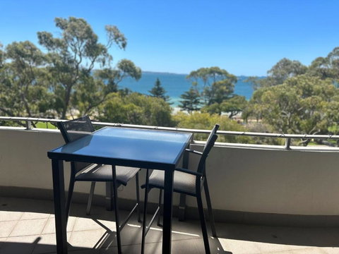 Rockingham Waterfront At Nautilus - Accommodation Whitsundays 1