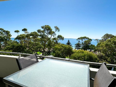 Rockingham Waterfront At Nautilus - Accommodation Whitsundays 3