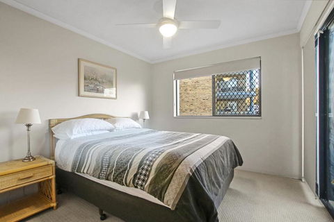 Sandalwood Unit 1 66 Lower Gay Tce - Accommodation Whitsundays 1