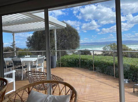 Sandbar Beach House - Accommodation Whitsundays 0