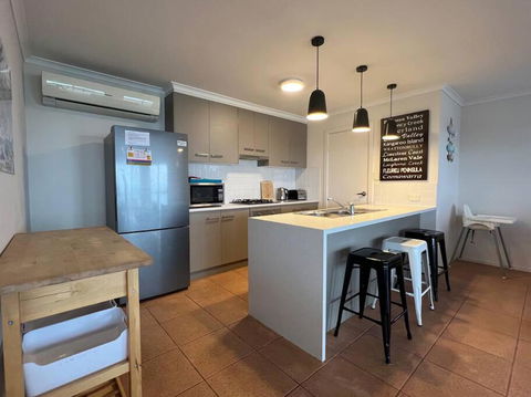 Sandcastle - A Esplanade Place, Stunning Views - Accommodation Whitsundays 0