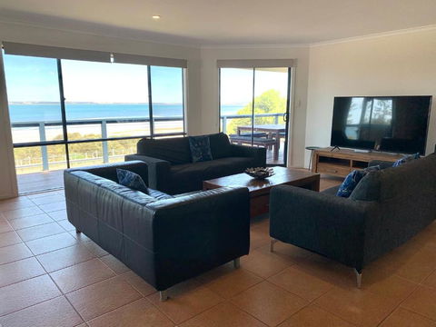 Sandcastle - A Esplanade Place, Stunning Views - Accommodation Whitsundays 1