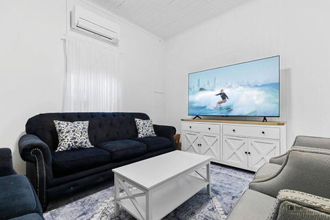 Sandown Beachside Cottage - Accommodation Whitsundays 1
