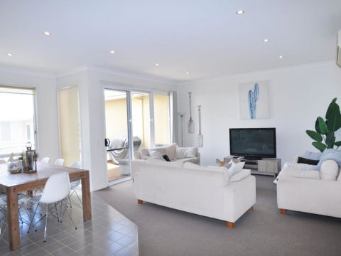 Sandpiper 3 - Close To Town And Beach - Accommodation Whitsundays 1