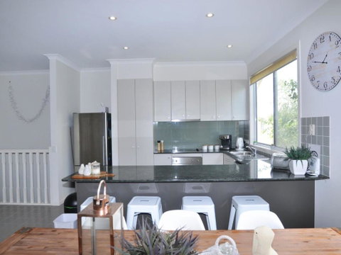 Sandpiper 3 - Close To Town And Beach - Accommodation Whitsundays 2