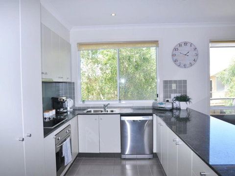 Sandpiper 3 - Close To Town And Beach - Accommodation Whitsundays 3