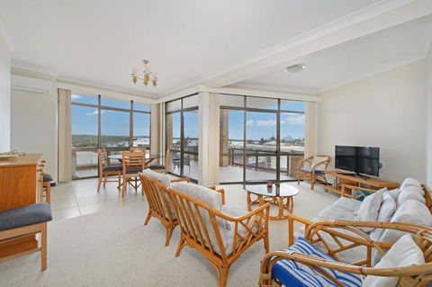 Sandpiper 9 25 Waugh Street - Accommodation Whitsundays 0