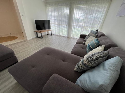 Sandstone Point 4-bedroom Home - Accommodation Whitsundays 2