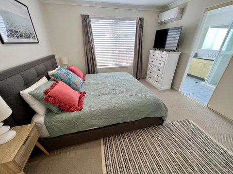 Sandstone Point 4-bedroom Home - Accommodation Whitsundays 3