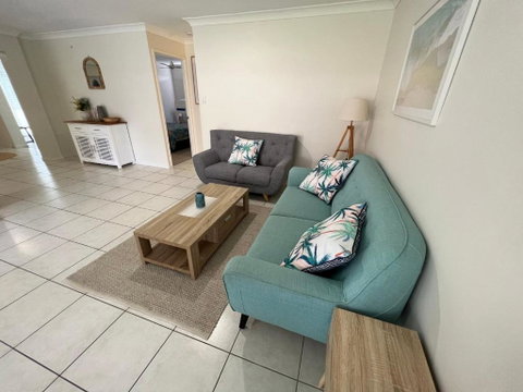 Sandstone Point 4-bedroom Home - Accommodation Whitsundays 1