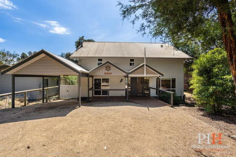 Sandy Bay Getaway W Spa 4 Bdr - Accommodation Whitsundays 3