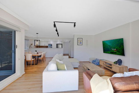 Sandy Cove Apartment The Entrance 8 - Accommodation Whitsundays 2