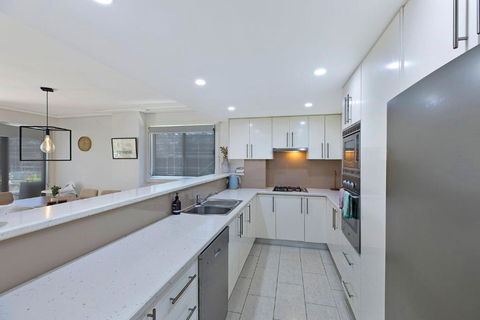 Sandy Cove Apartment The Entrance 8 - Accommodation Whitsundays 3