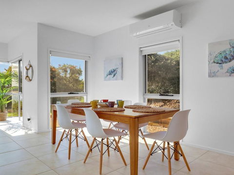 Sandy Cove - Accommodation Whitsundays 3