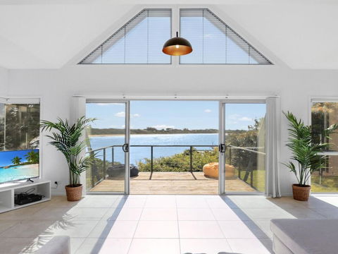 Sandy Cove - Accommodation Whitsundays 1