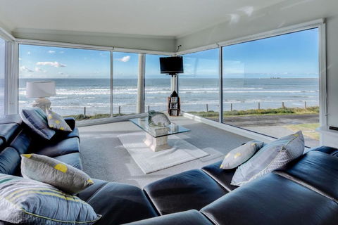 Sandy Cove - Accommodation Whitsundays 0