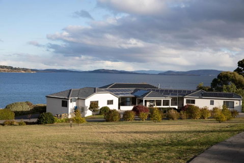 Sea View Guest House - Accommodation Whitsundays 0