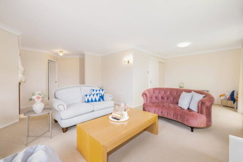 Spacious 3-BR Haven Prime Location Shopping Centre - Accommodation Whitsundays 0