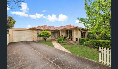 Spacious, Modern & Stylish Vacation Home - Accommodation Whitsundays 0