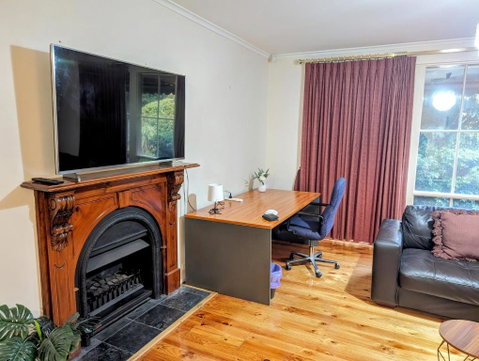 Spacious, Modern & Stylish Vacation Home - Accommodation Whitsundays 2