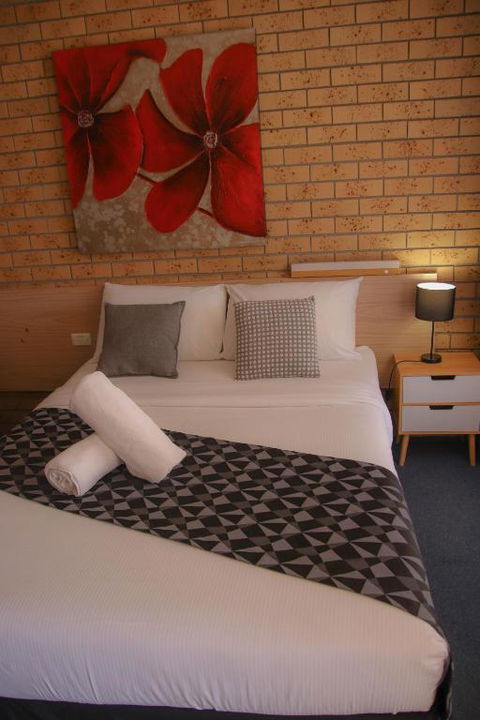 Squatters Homestead Motel - Accommodation Whitsundays 2