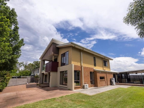 Stylish 2BR House For A Memorable Stay Stretton - Accommodation Whitsundays 1
