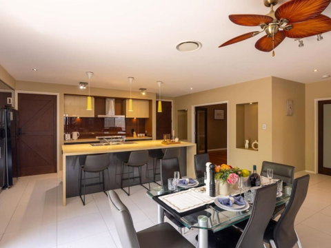Stylish 2BR House For A Memorable Stay Stretton - Accommodation Whitsundays 3