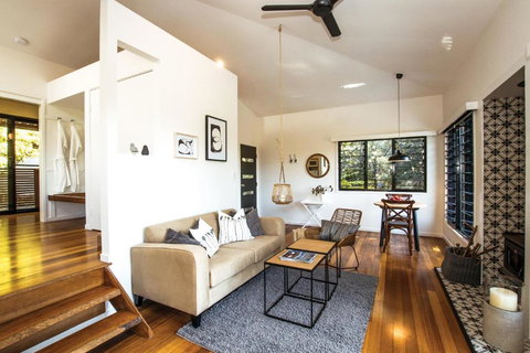 Tallaringa Views - Accommodation Whitsundays 0