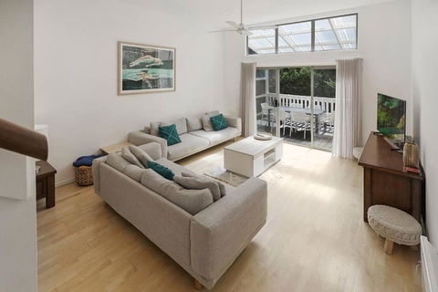 THE BAY - Luxury Accommodation By The Sea - Accommodation Whitsundays 0