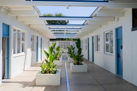 The Clovercrest Hotel Motel - Accommodation Whitsundays 1