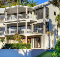 BEACHSIDE MANOR - walk to the beach - Accommodation Whitsundays