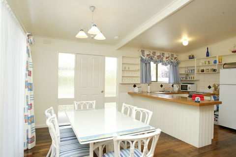 Beachwalk Cottage - Accommodation Whitsundays 0