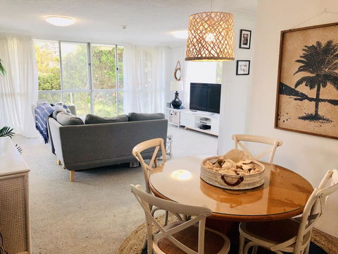 Beachy, Bright, And The Best Location On The GC! - Accommodation Whitsundays 0