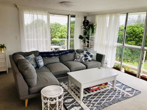 Beachy, Bright, And The Best Location On The GC! - Accommodation Whitsundays 2