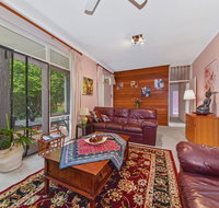 BEAUTIFUL HOLIDAY HOME CLOSE TO KU-RING-GAI CHASE NNT328