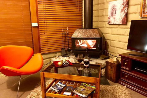 BEAUTIFUL RETREAT - 20 Mins To CBD And Only 10 Mins To MONA! - Accommodation Whitsundays 3