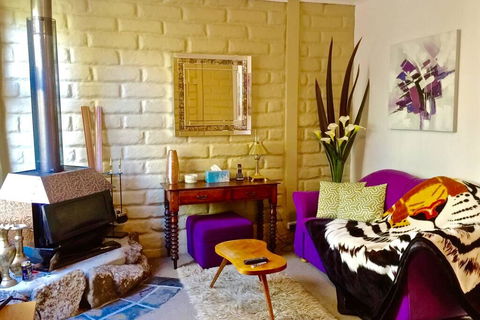 BEAUTIFUL RETREAT - 20 Mins To CBD And Only 10 Mins To MONA! - Accommodation Whitsundays 2