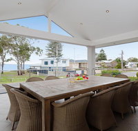 Beauty and the Beach' 88 Foreshore Drive - large home with WIFI  water views - Accommodation Whitsundays