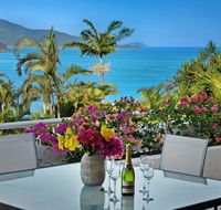 Bella Azure Two Bedroom Two Bathroom Spacious Ocean-view Apartment With Golf Buggy - Accommodation Whitsundays