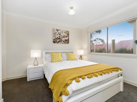 Bellevue - Accommodation Whitsundays 3