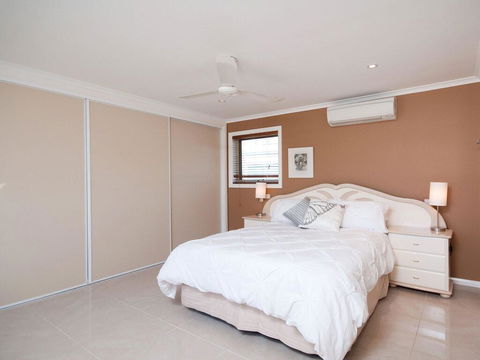 Bellima Beach House', 9 Jackson Close - Huge Duplex With Air Con And Fabulous Views - Accommodation Whitsundays 1