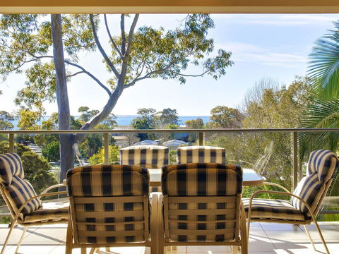 Bellima Beach House', 9 Jackson Close - Huge Duplex With Air Con And Fabulous Views - Accommodation Whitsundays 0