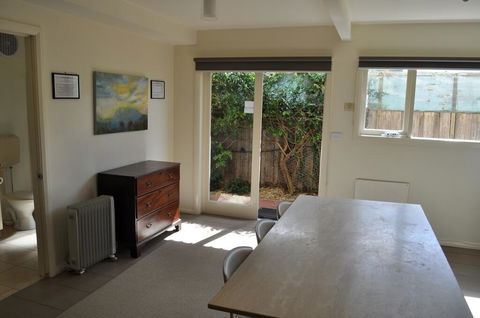 Belton Apartments - The Studio - Accommodation Whitsundays 3