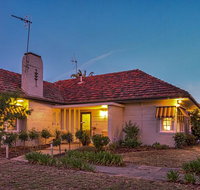 Benson House  Benson Lodge - Accommodation Whitsundays