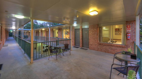 Bent Street Motor Inn - Accommodation Whitsundays 1