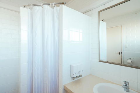 Big Windmill Corporate & Family Motel - Accommodation Whitsundays 2